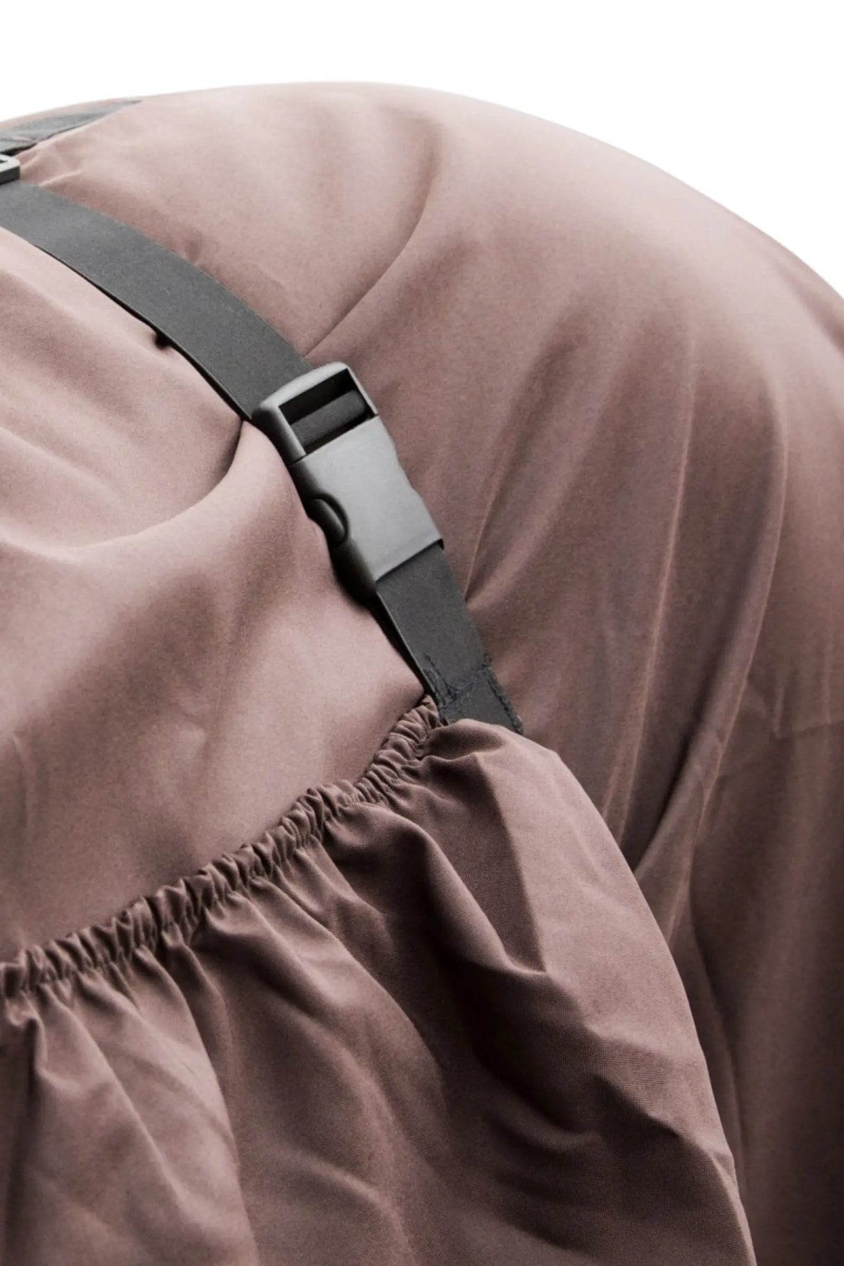 topreiter-eczemarug-brown-studio-back_1920x1920