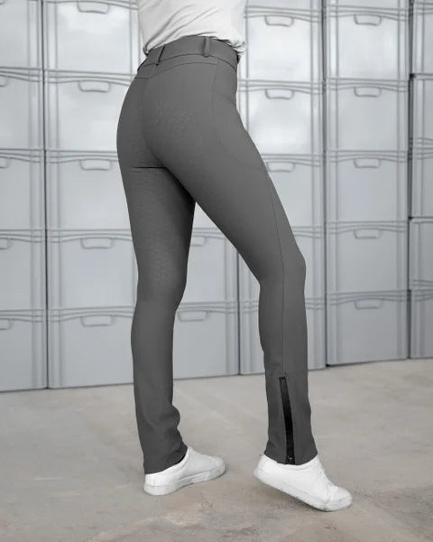 204_5c4f3eef79-agnes_grey1
