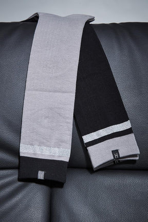 socks-JANIS-black-grey-studio-zoom