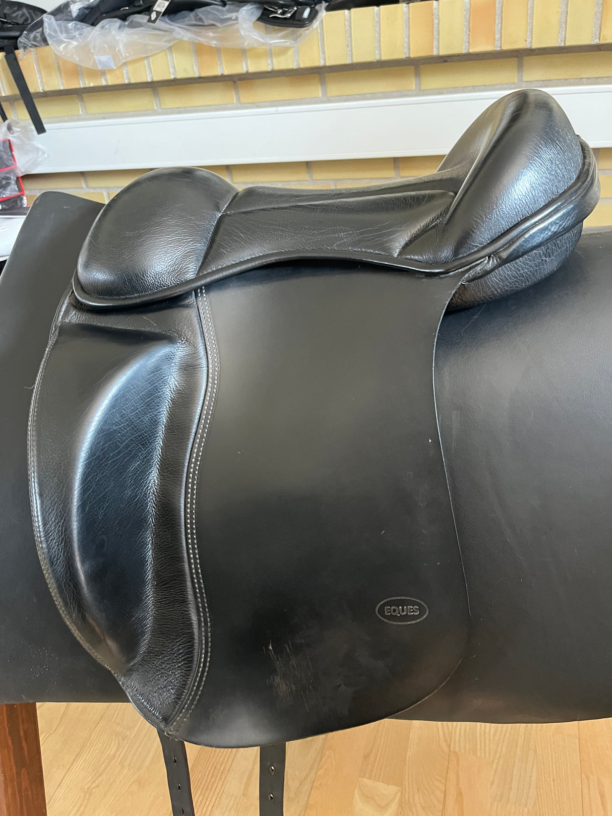 Eques Pad bomløs sadel 17" - god stand