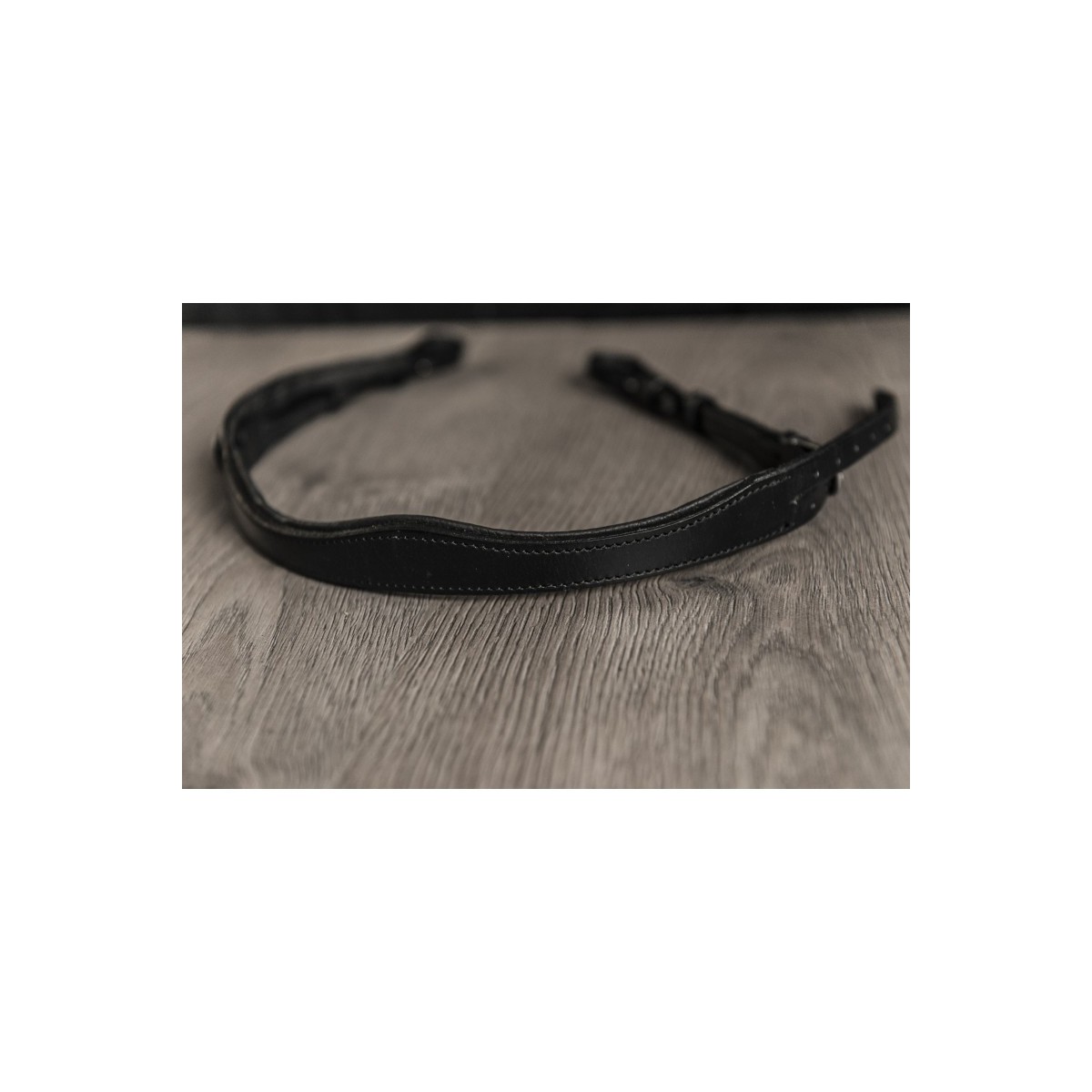 Nakkerem "ergonomisk smal"